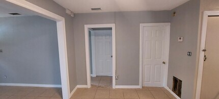 230 Desoto St, Unit 2 in Daytona Beach, FL - Building Photo - Building Photo