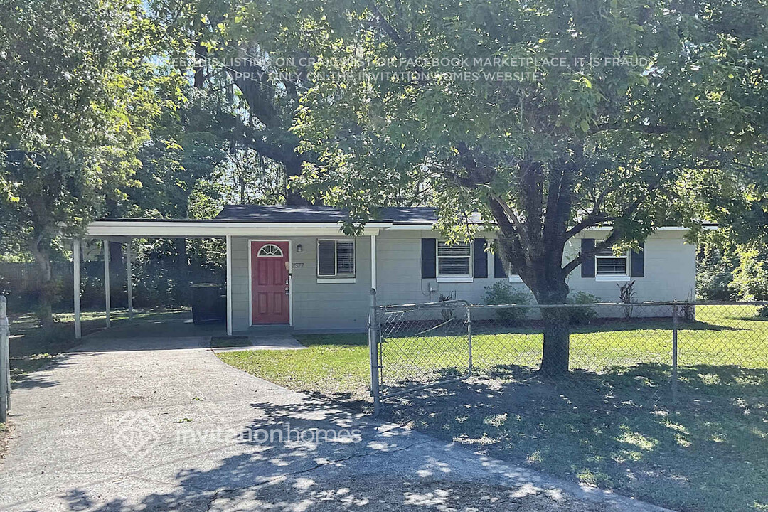 2577 Red Robin Dr E in Jacksonville, FL - Building Photo