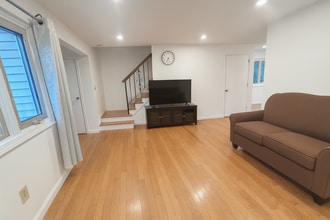 17 Beth Cir in Acton, MA - Foto de edificio - Building Photo
