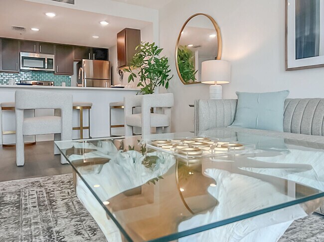 Elements on Third in St. Petersburg, FL - Foto de edificio - Building Photo