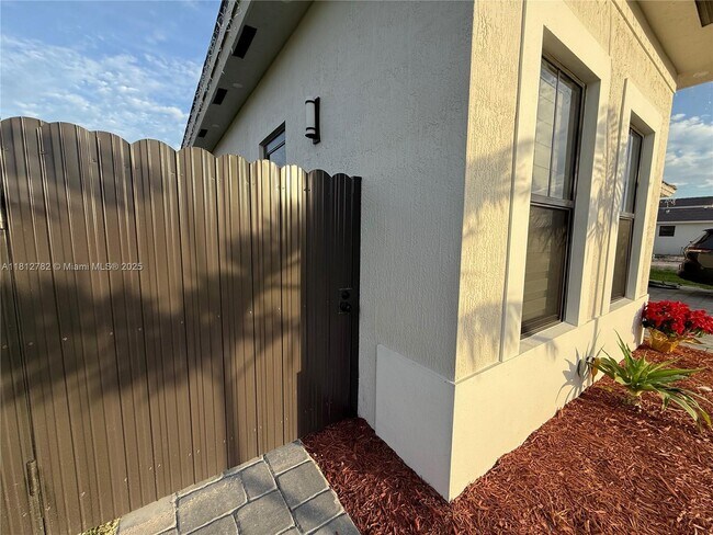 32241 SW 195th Ave in Homestead, FL - Building Photo - Building Photo