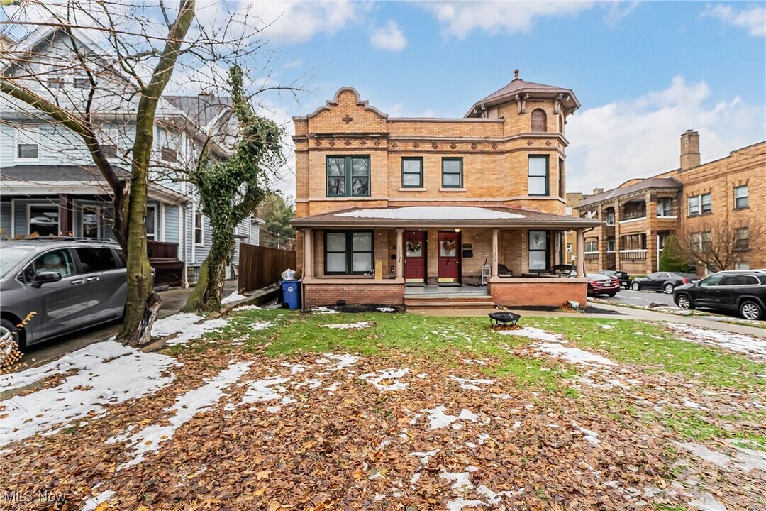 11204 Clifton Blvd in Cleveland, OH - Building Photo