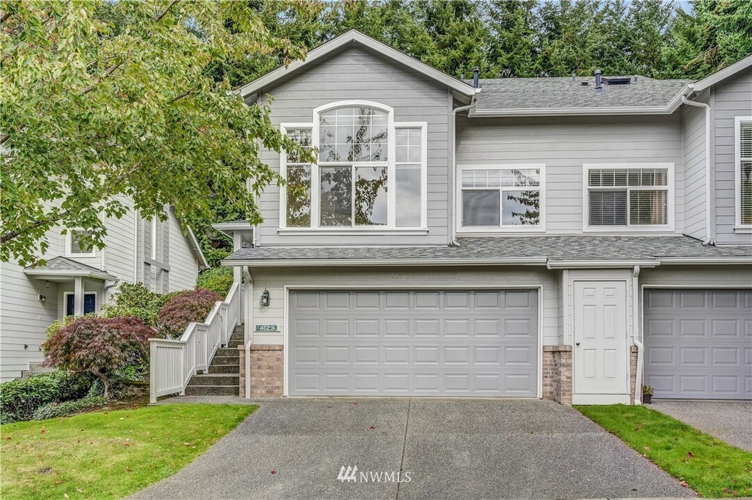 4123 Fieldstone Dr, Unit Stonebridge Community in Lynnwood, WA - Foto de edificio