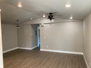 14871 Iditarod Trail Loop in Anchorage, AK - Building Photo - Building Photo