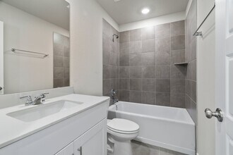 2014 Darlington Oak Dr in Conroe, TX - Building Photo - Building Photo