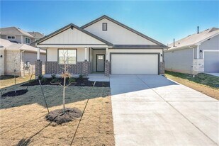 128 Big Sandy Creek Dr in Hutto, TX - Building Photo