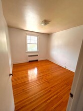 518 Glen Echo Rd, Unit 518 B in Philadelphia, PA - Foto de edificio - Building Photo