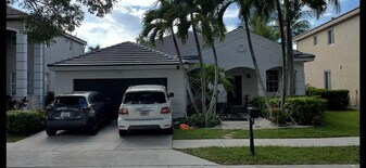 4382 Fox Ridge Dr in Weston, FL - Building Photo