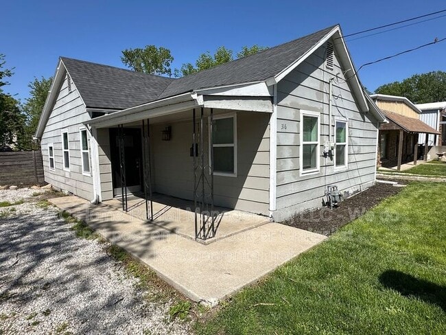 property at 316 W Elm St