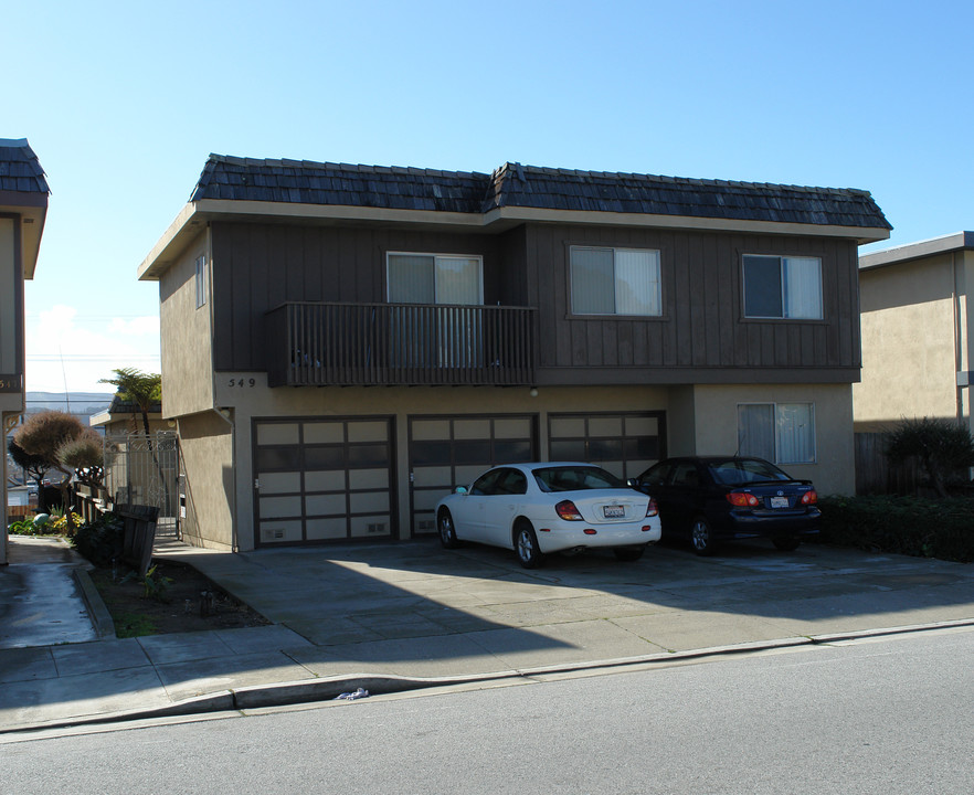 549 Commercial Ave in South San Francisco, CA - Building Photo