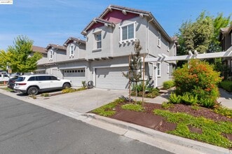 271 Washington Dr in Brentwood, CA - Building Photo - Building Photo