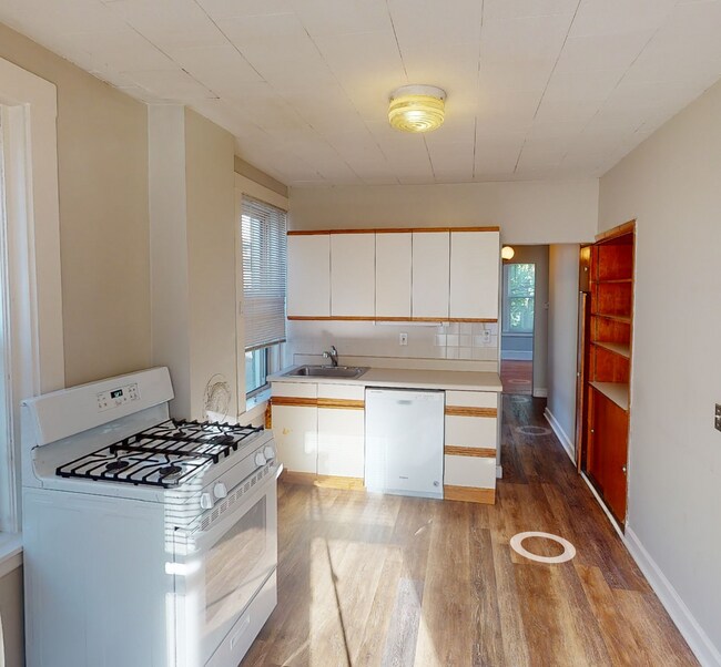 5 Elmer St, Unit 2 in Cambridge, MA - Foto de edificio - Building Photo