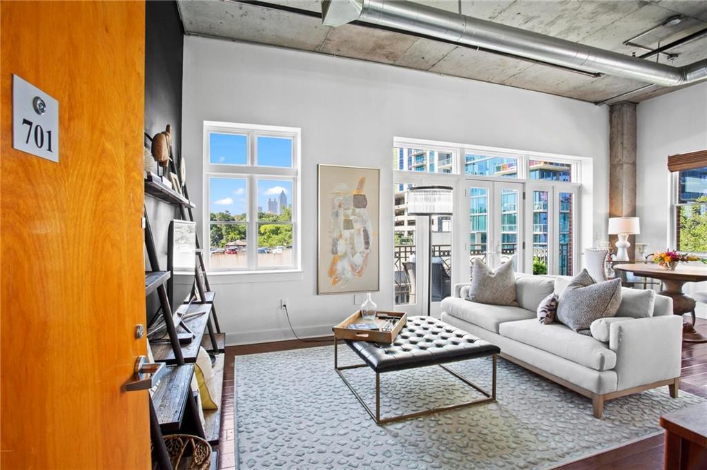 206 11th St NE in Atlanta, GA - Building Photo