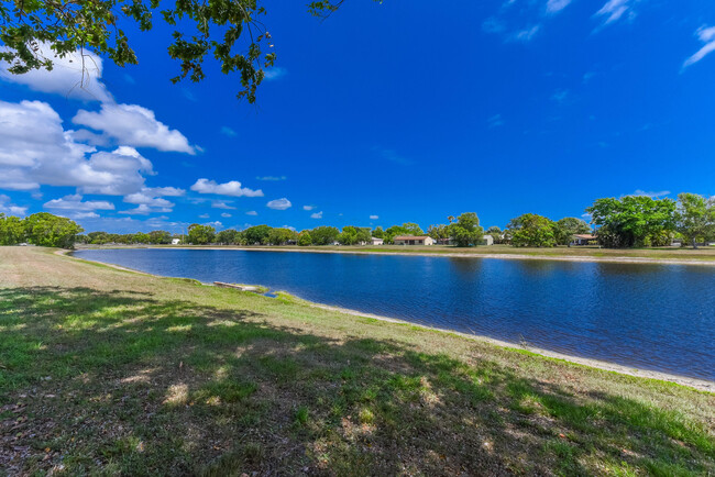 2210 SE Breckenridge Cir in Port St. Lucie, FL - Building Photo - Building Photo