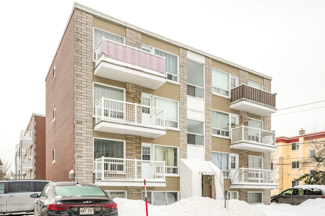 2424 Poncelet Rue in Québec, QC - Building Photo - Building Photo