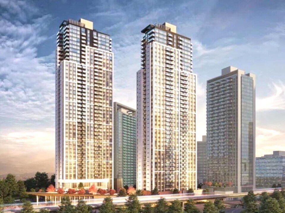 13745-13745 George Jct in Surrey, BC - Building Photo