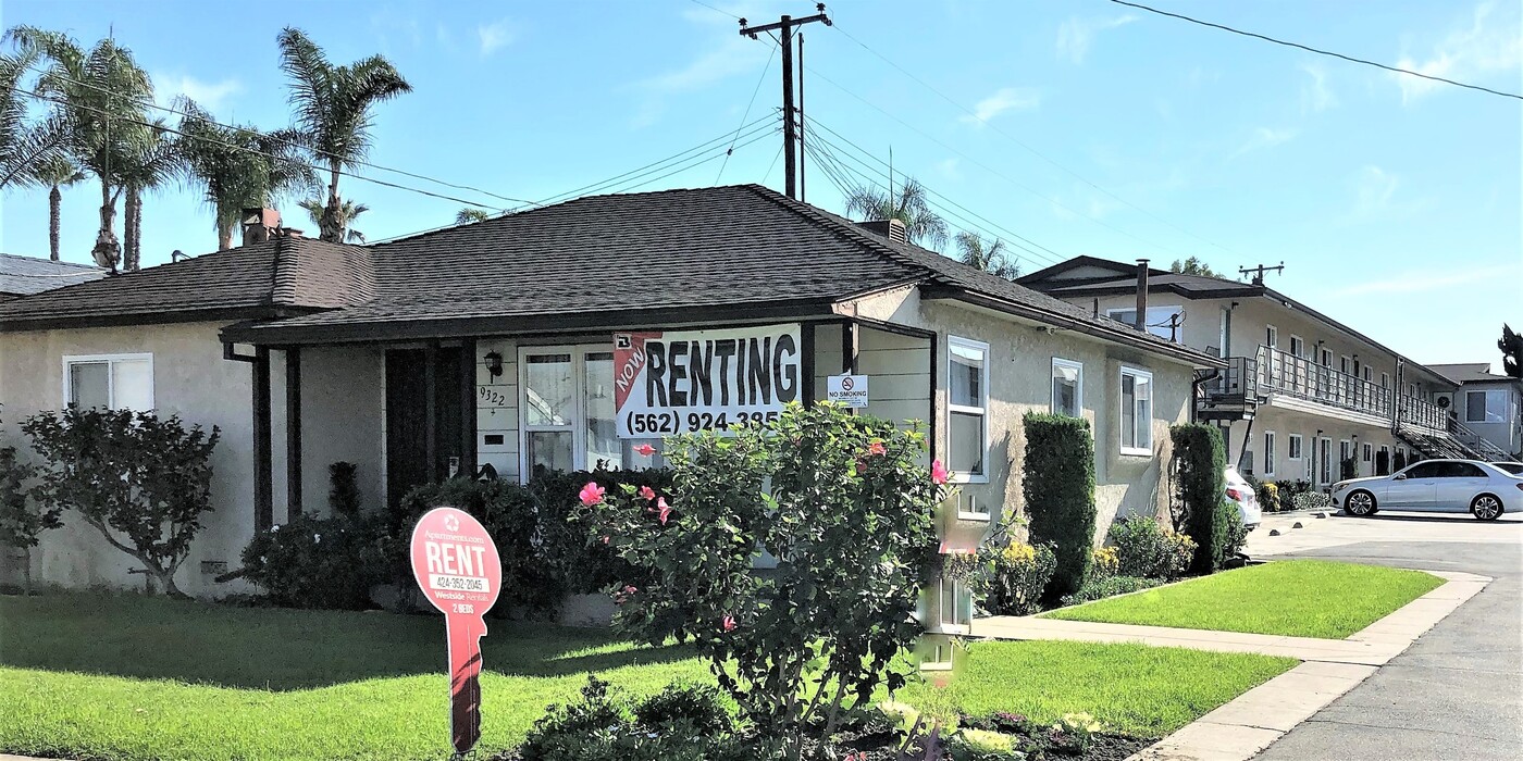 9318 Artesia Blvd in Bellflower, CA - Building Photo