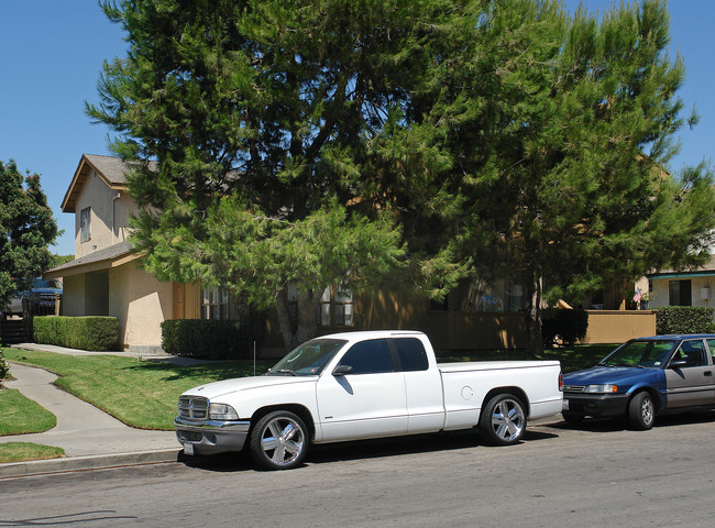 23181 Saguaro St in Lake Forest, CA - Foto de edificio - Building Photo