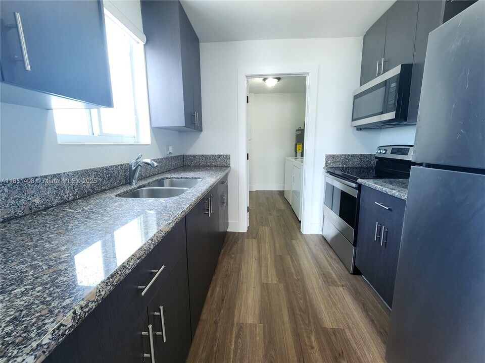 11624 NW 17th Ave in Miami, FL - Building Photo