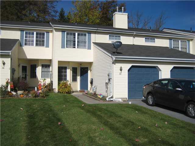 32 Pond Hill Ln in Walden, NY - Building Photo