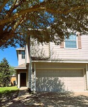 6159 Morningshire Ln in Houston, TX - Foto de edificio - Building Photo