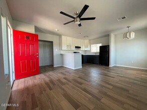 9467 Landry McKee Ln in El Paso, TX - Building Photo - Building Photo