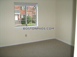 2 April Ln-Unit -32 in Lexington, MA - Building Photo - Building Photo