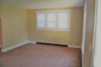 1030 Lake Ave-Unit -Downstairs in Fort Wayne, IN - Building Photo - Building Photo