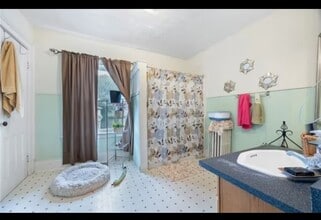 32 W William St, Unit Upstairs W William in Bath, NY - Building Photo - Building Photo