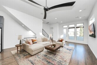 1315 Nagle St in Houston, TX - Building Photo - Building Photo