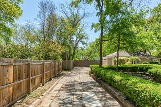801.5 W Oak St in Denton, TX - Building Photo - Building Photo