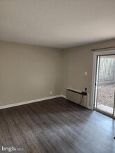 205 E Cornell Dr in Sterling, VA - Building Photo - Building Photo