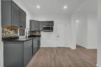 3353 Fullerton Ave in Detroit, MI - Foto de edificio - Building Photo