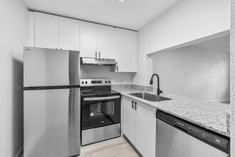 Vista Shores in Miami, FL - Building Photo - Interior Photo