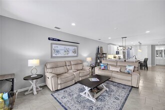 14582 Edgewater Cir in Naples, FL - Building Photo - Building Photo
