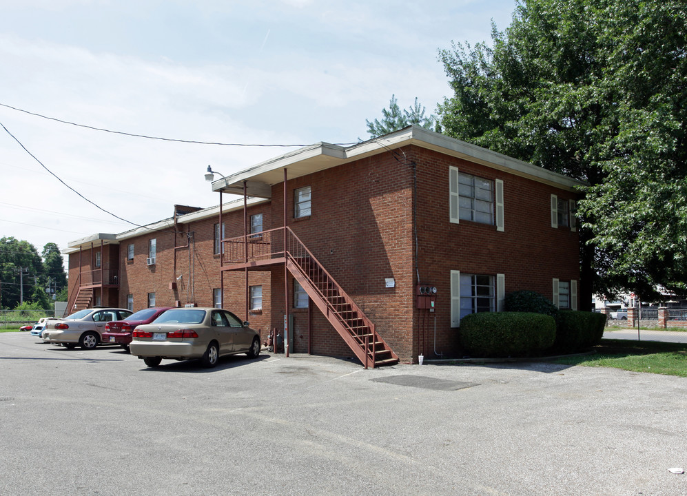 Graham Manor Apartments in Memphis, TN - Building Photo