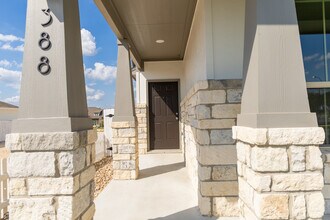 388 Glocken Ln in Kyle, TX - Building Photo - Building Photo