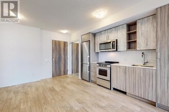 251 Manitoba St in Toronto, ON - Building Photo - Building Photo