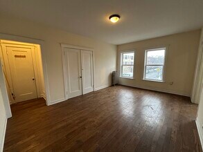2712 N Milwaukee Ave in Chicago, IL - Building Photo - Building Photo