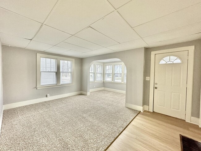 property at 1129 Woodward Ave