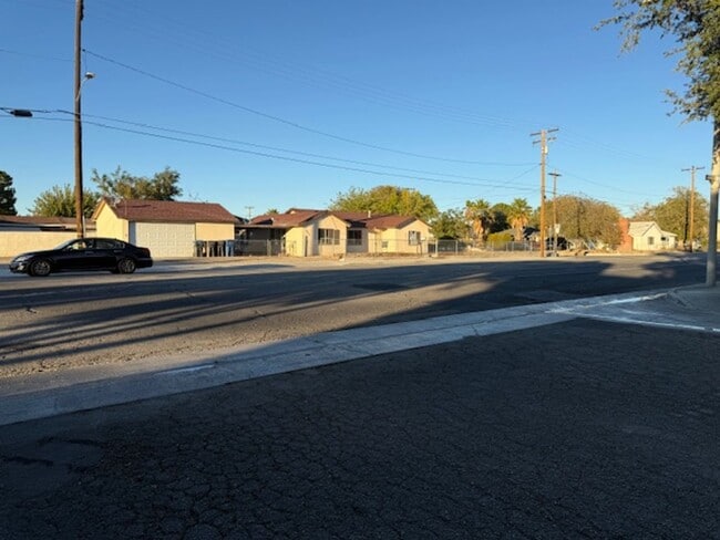 1807 W Ave K-8 in Lancaster, CA - Building Photo - Building Photo