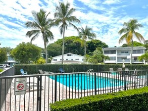 450 W Camino Real in Boca Raton, FL - Building Photo - Building Photo