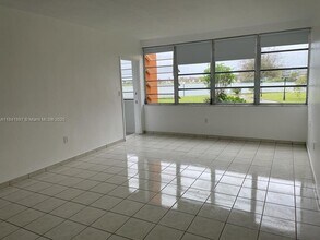 1591 NE Miami Gardens Dr in Miami, FL - Building Photo - Building Photo