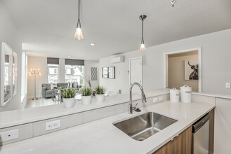 Skidmore Apartments in Portland, OR - Building Photo - Building Photo