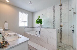 243 W 27th St in Houston, TX - Building Photo