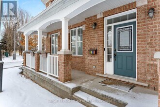 221 Kohilo Crescent in Ottawa, ON - Building Photo - Building Photo