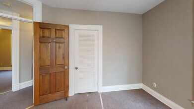 113 Madison Ave in Dixon, IL - Building Photo - Building Photo