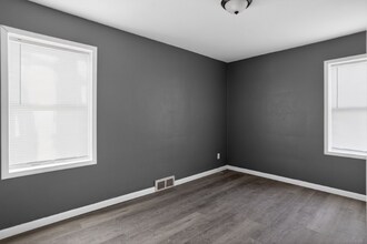 5000 Plover Ave in St. Louis, MO - Building Photo - Building Photo