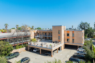 859 N Fair Oaks Ave in Pasadena, CA - Building Photo - Building Photo