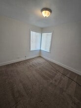 805 E Ivy St in Hanford, CA - Building Photo - Building Photo